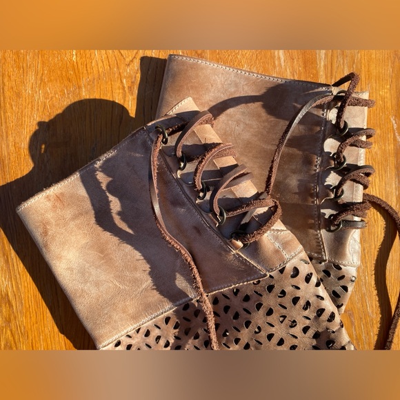 Freebird creek women’s boots - Picture 5 of 5